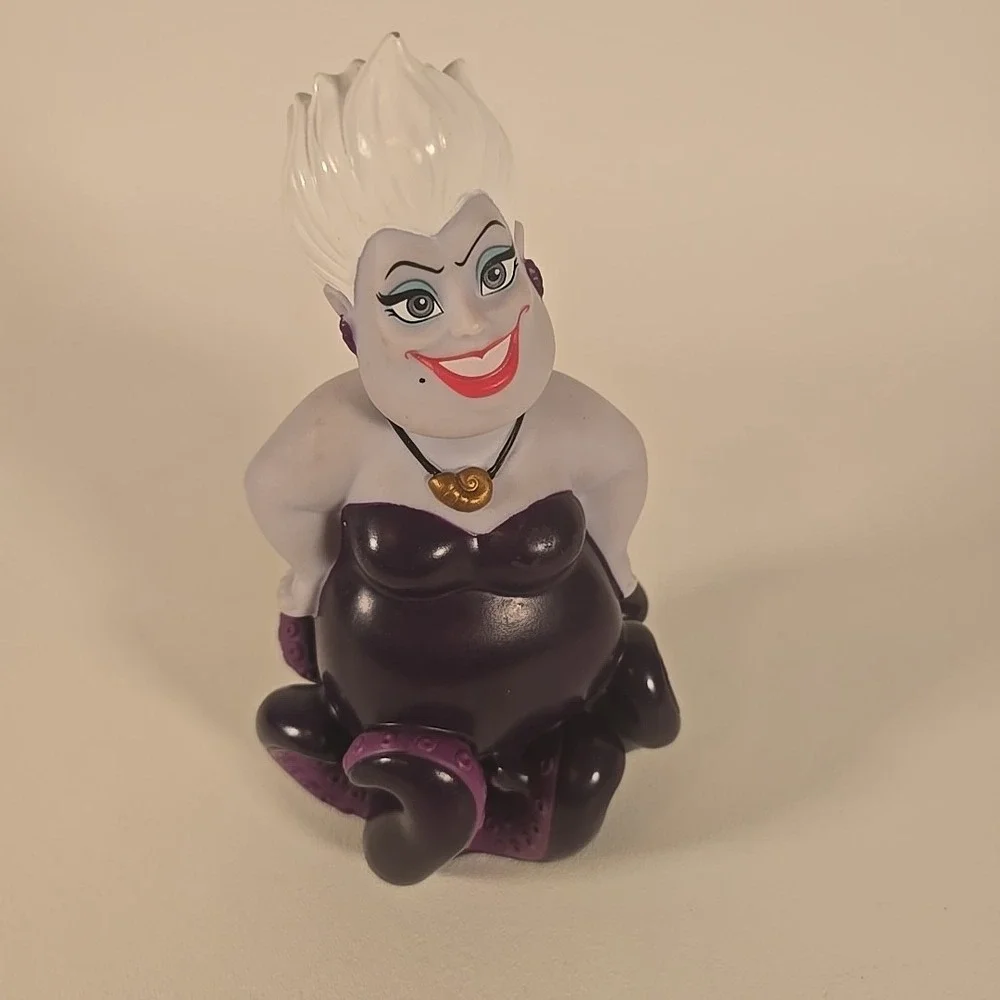 Disney The‎ Little Mermaid Ursula Figure 8